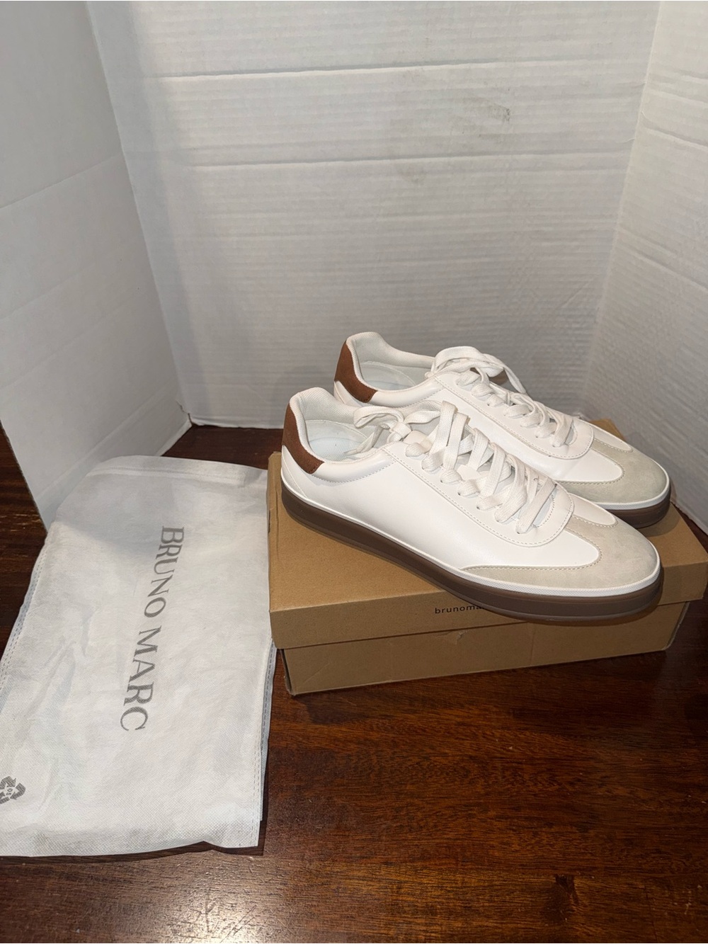 Bruno Marc Men’s Low-Top Sneakers — White with Brown Trim